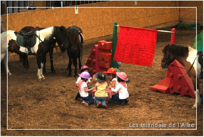 Spectacle équestre des enfants de 5 à 8 ans